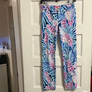 Like new ! Teeny tinny Lily Pulitzer floral stretch pants. Sz 2-3.  Low cut